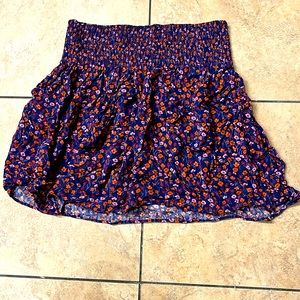cute lil high rise mini skirt. Cotton and is going to be your new spring bff!